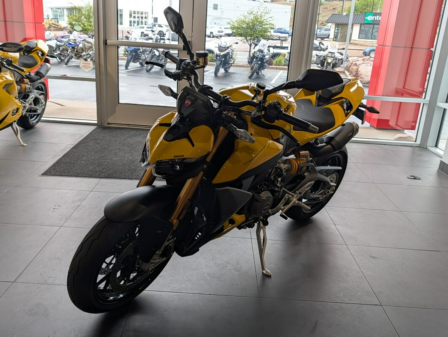 2026 Ducati Streetfighter V2S