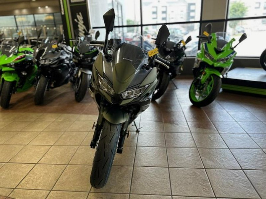 2024 Kawasaki Ninja® 650 Metallic Covert Green/Metallic Spark Black