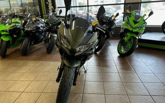 2024 Kawasaki Ninja® 650 Metallic Covert Green/Metallic Spark Black