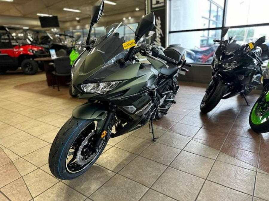 2024 Kawasaki Ninja® 650 Metallic Covert Green/Metallic Spark Black