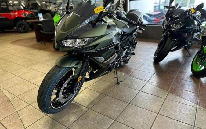 2024 Kawasaki Ninja® 650 Metallic Covert Green/Metallic Spark Black