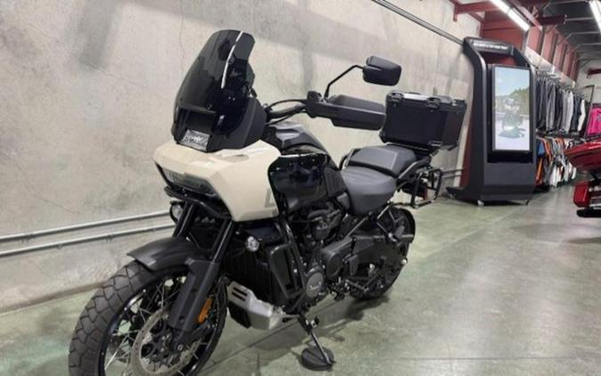 2022 Harley-Davidson® RA1250S - Pan America™ 1250 Special