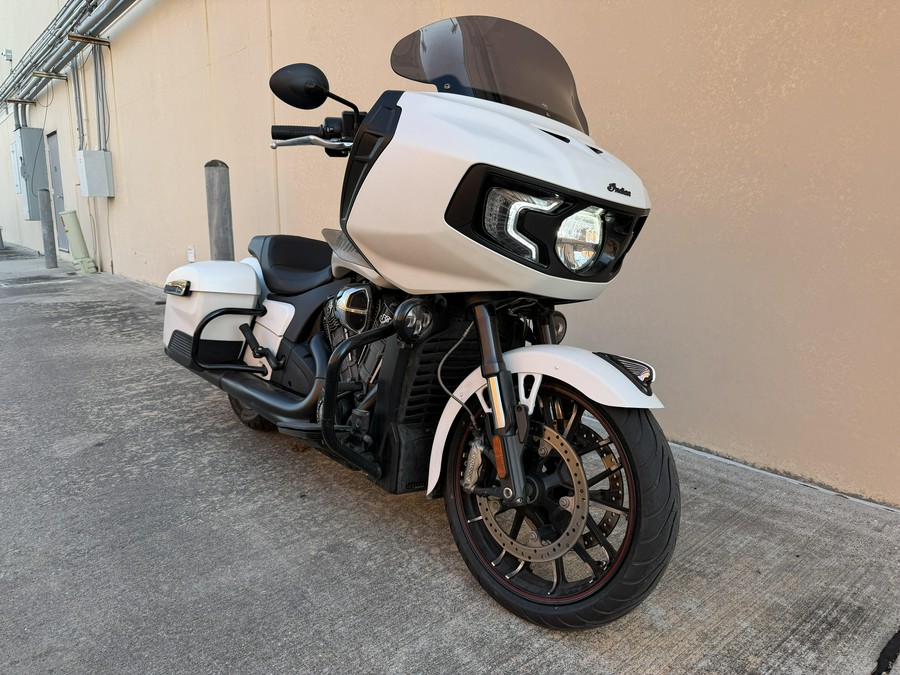 2020 Indian Motorcycle CHALLENGER DARK HORSE