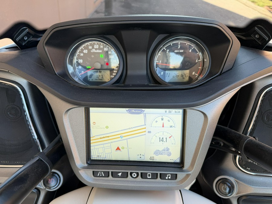 2020 Indian Motorcycle CHALLENGER DARK HORSE