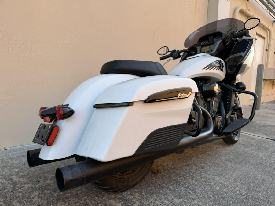 2020 Indian Motorcycle CHALLENGER DARK HORSE