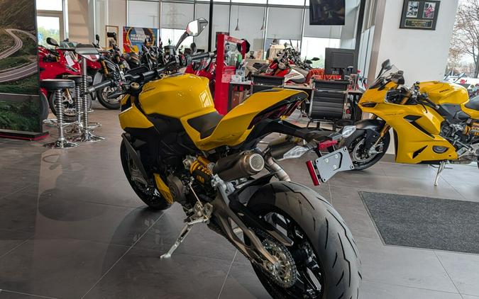 2026 Ducati Streetfighter V2 YELLOW