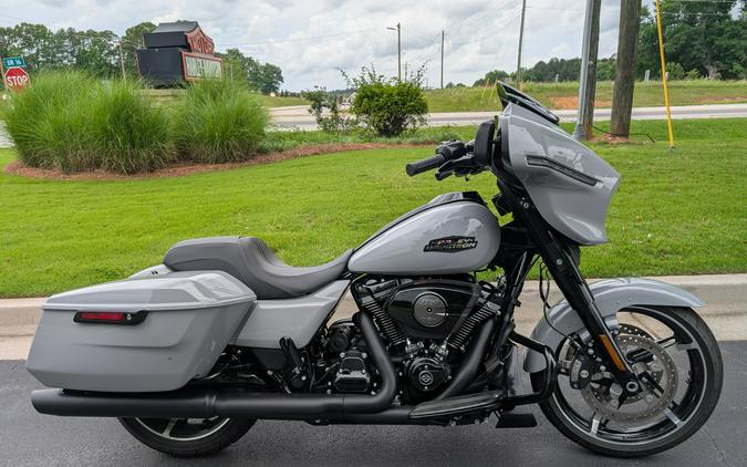 2025 Harley-Davidson® Street Glide® Billiard Gray - Black Finish