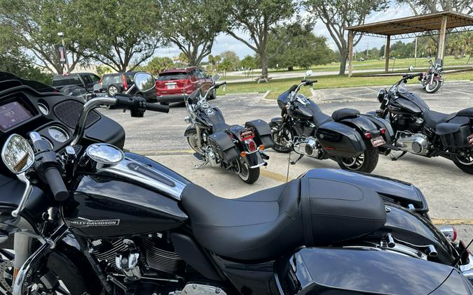 FLTRX 2023 Road Glide