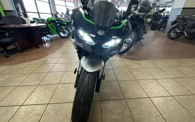 2024 Kawasaki Ninja® 7 Hybrid ABS