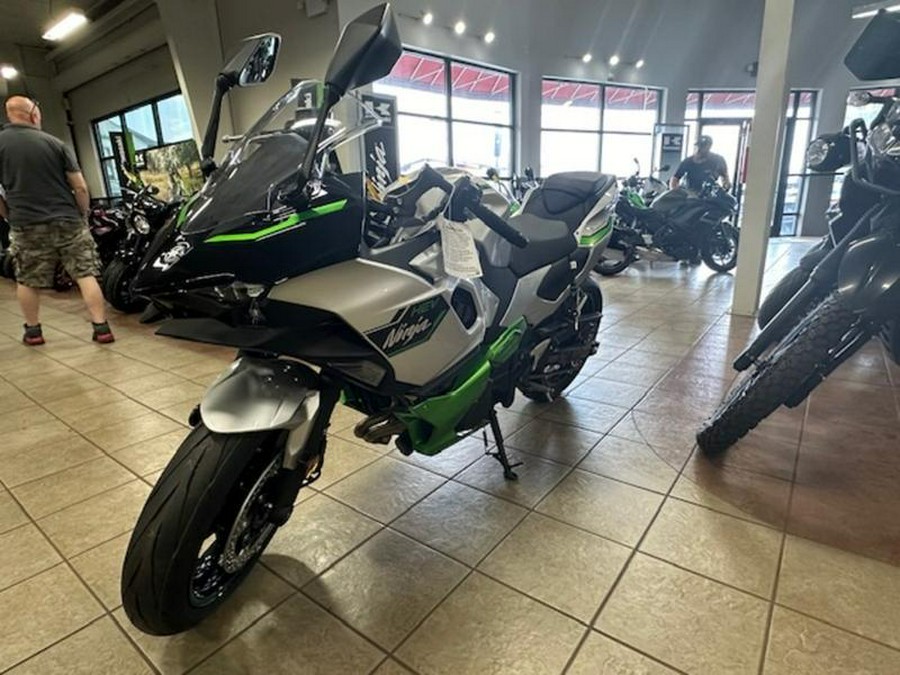 2024 Kawasaki Ninja® 7 Hybrid ABS