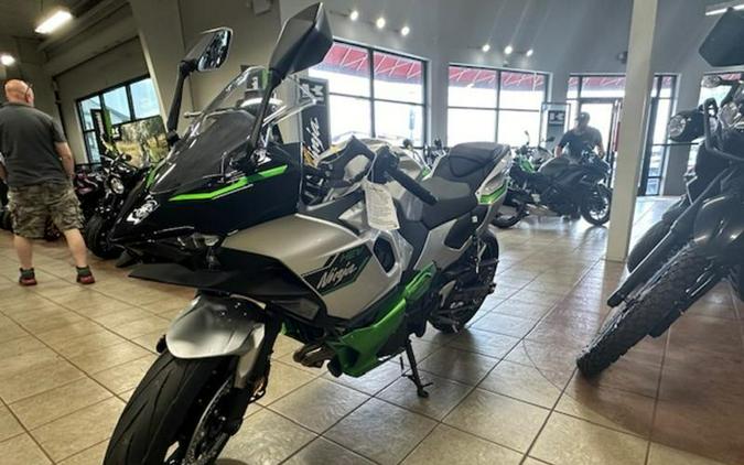 2024 Kawasaki Ninja® 7 Hybrid ABS