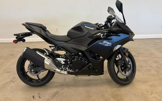 2026 Kawasaki Ninja 500 Metallic Flat Spark Black