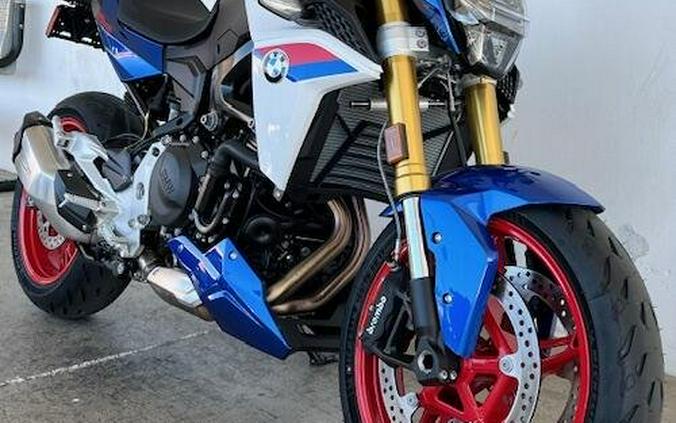 2025 BMW F 900 R