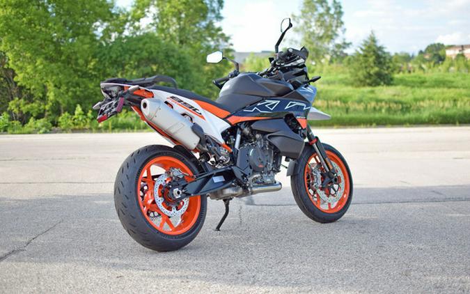 2024 KTM SMT 890