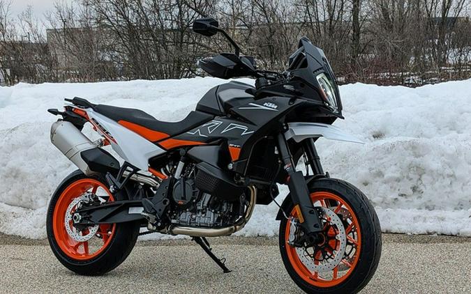 2024 KTM SMT 890