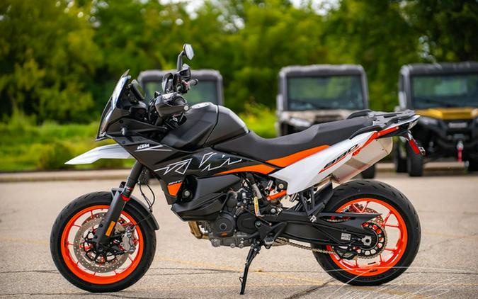 2024 KTM SMT 890