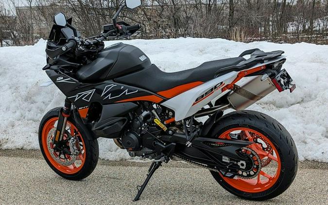 2024 KTM SMT 890