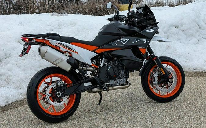 2024 KTM SMT 890