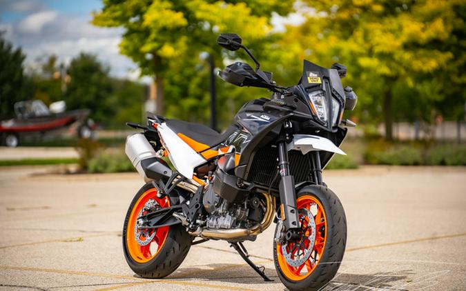 2024 KTM SMT 890