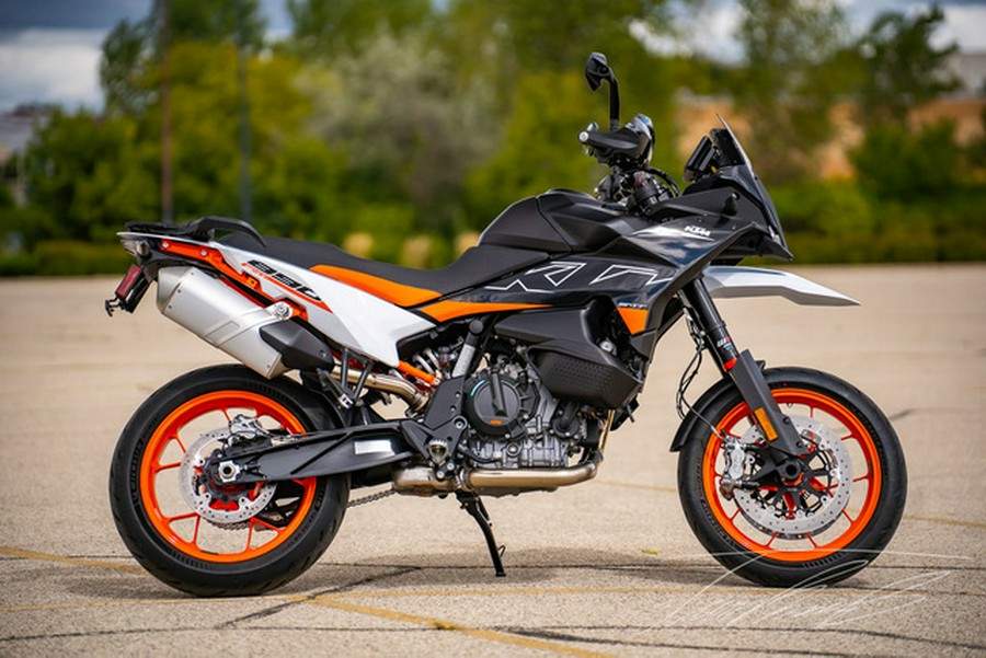 2024 KTM SMT 890