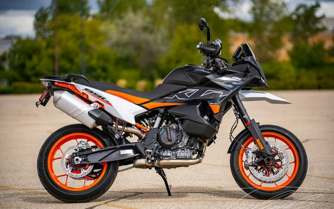 2024 KTM SMT 890
