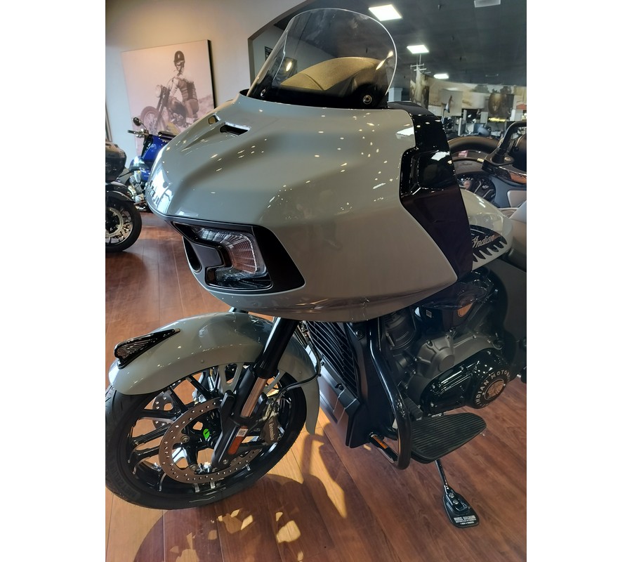 2024 Indian Motorcycle CHALLENGER DARKHORSE ICON W/ POWERBAND AUDIO