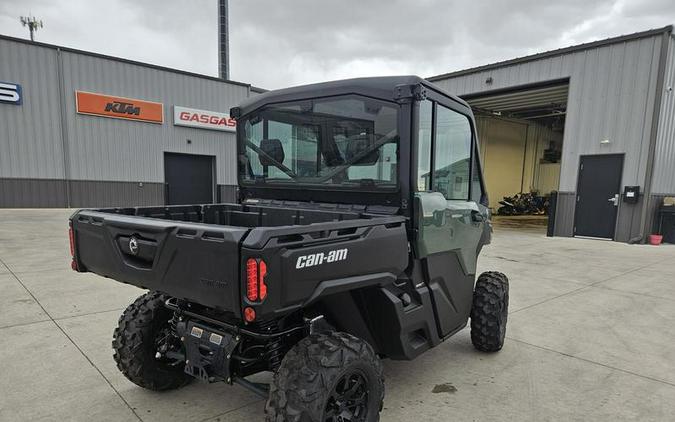 2024 Can-Am® Defender DPS CAB HD9