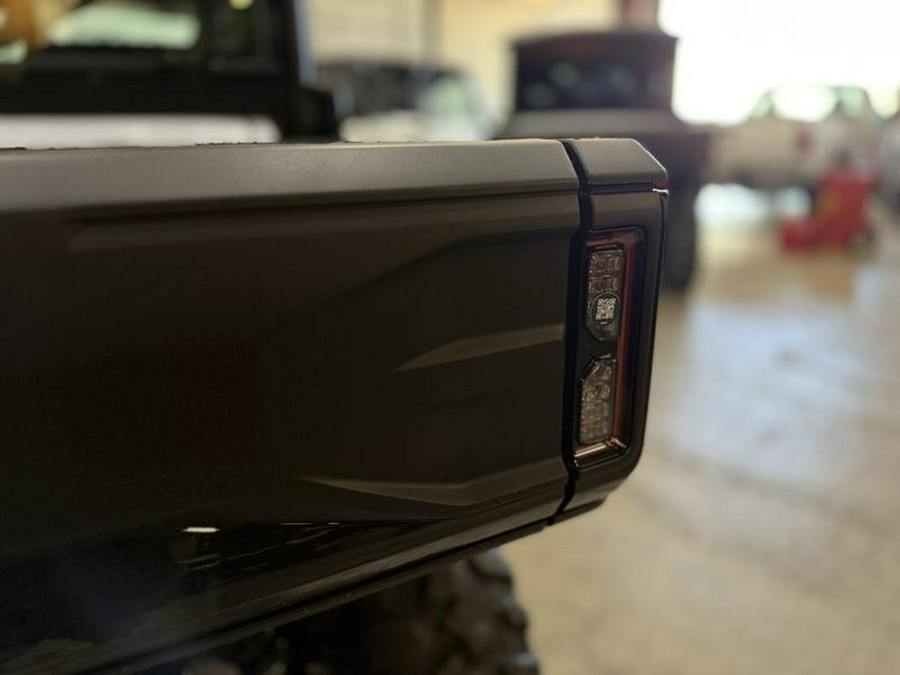 2026 Can-Am® Defender MAX XT CAB HD11 With 10.25 in.display