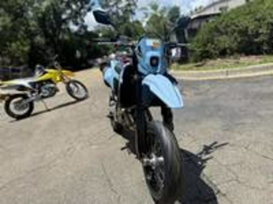 2025 Suzuki DR-Z 4SM