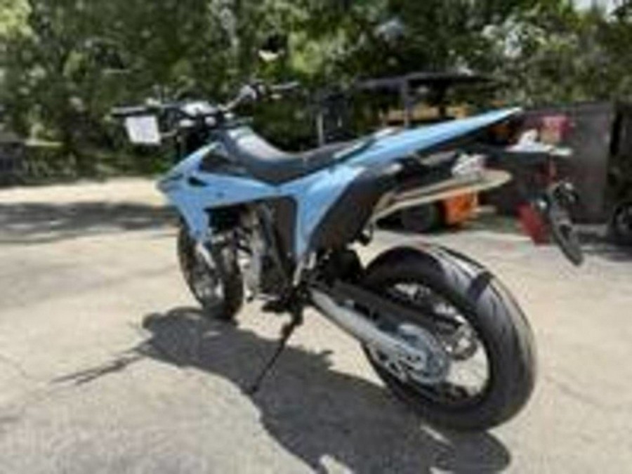 2025 Suzuki DR-Z 4SM