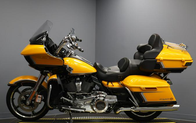 2022 Harley-Davidson® CVO™ Road Glide® Limited FLTRKSE