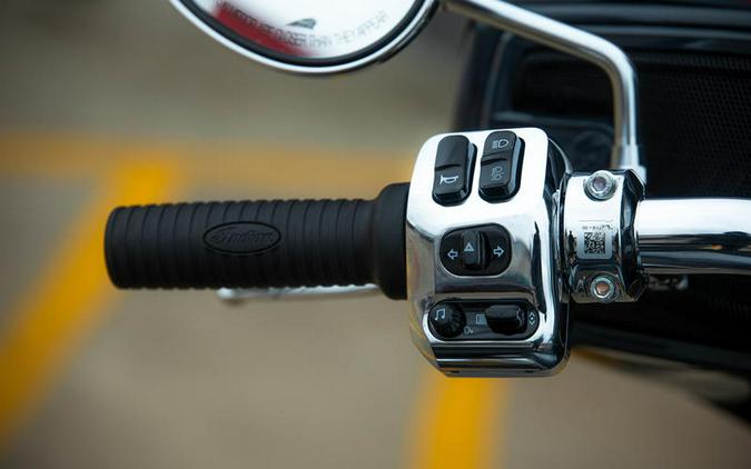 2025 Indian Motorcycle® Chieftain® Limited w/PowerBand Audio Blue Dusk