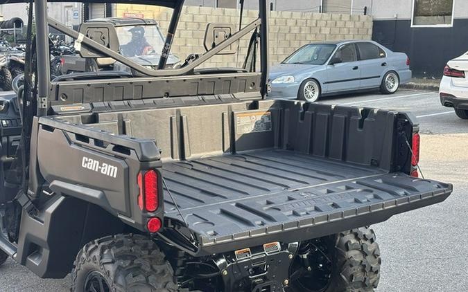 2027 Can-Am Defender DPS HD7