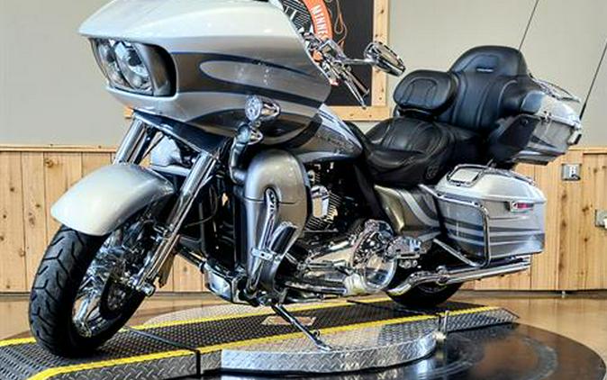 2016 Harley-Davidson CVO™ Road Glide™ Ultra