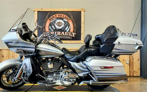 2016 Harley-Davidson CVO™ Road Glide™ Ultra