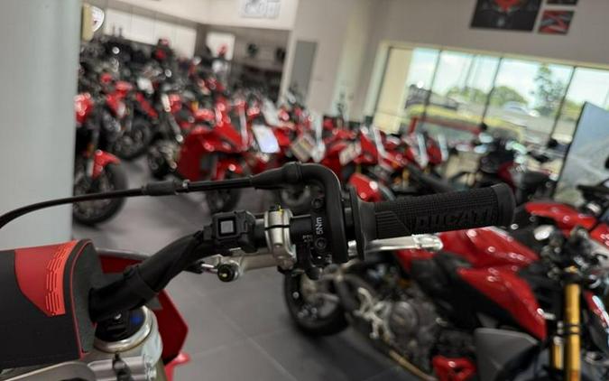 2026 Ducati Desmo450 MX