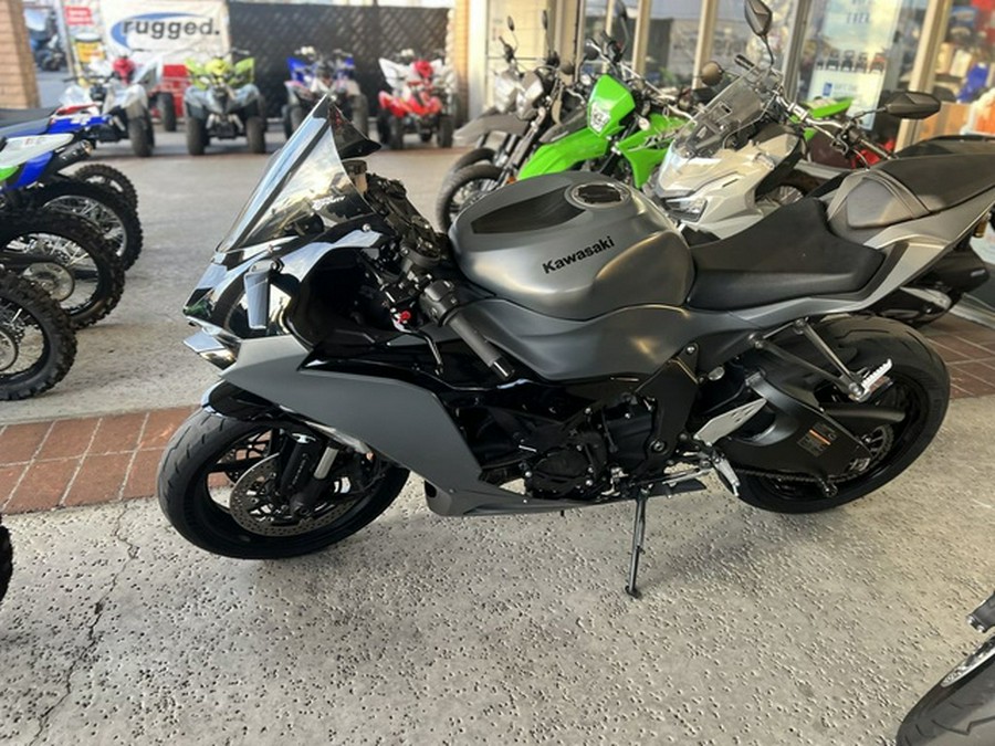 2025 Kawasaki Ninja ZX-6R ABS KRT Edition