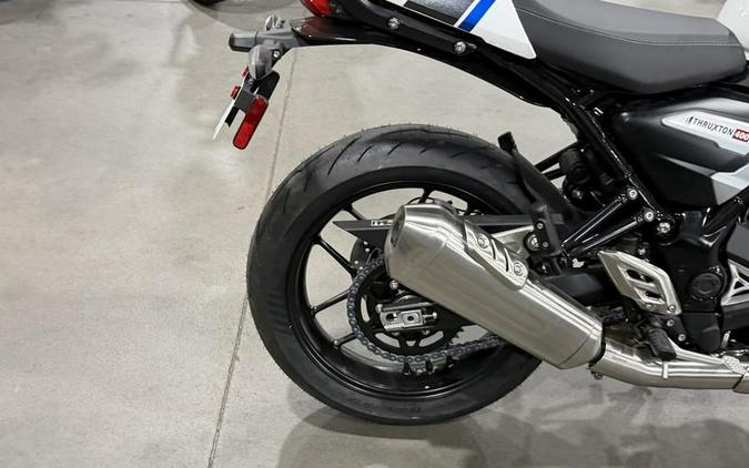 2026 Triumph Thruxton 400 Phantom Black / Aluminium Silver