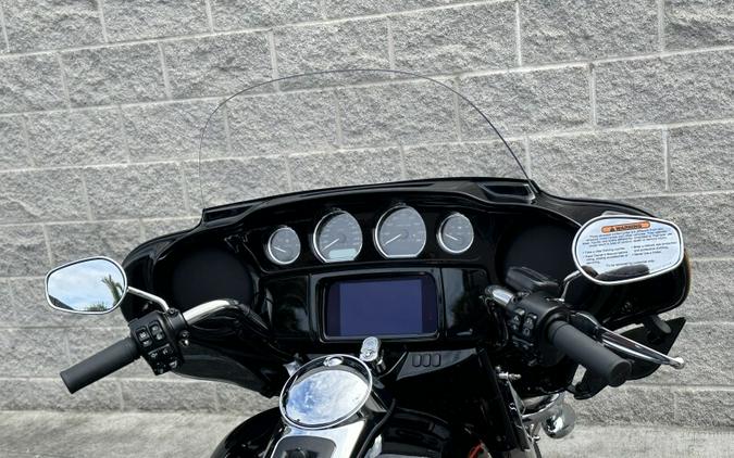 Harley-Davidson Tri Glide Ultra 2024 FLHTCUTG 84452046 TOBACCO FADE W/ PINST