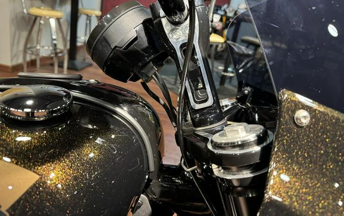 2024 Indian Motorcycle® Sport Chief Icon Smoky Quartz Metallic Pearl