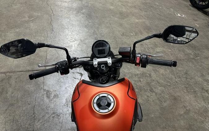 2023 Triumph Trident 660 Matte Baja Orange / Matte Storm Grey