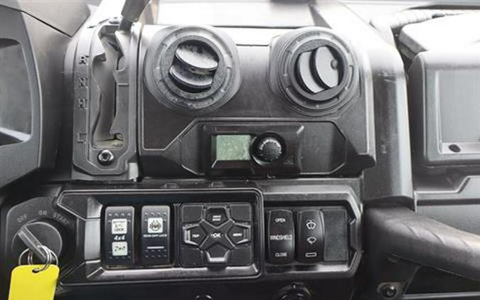 2022 Can-Am Defender Max Limited CAB HD10