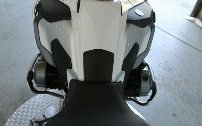 2017 BMW Motorrad R 1200 GS Adventure Light White