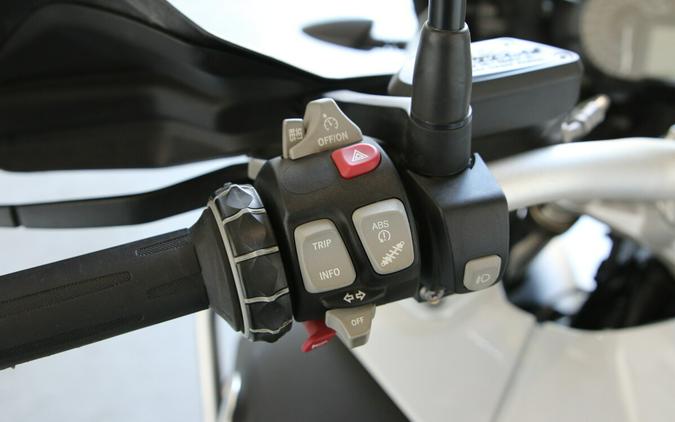 2017 BMW Motorrad R 1200 GS Adventure Light White