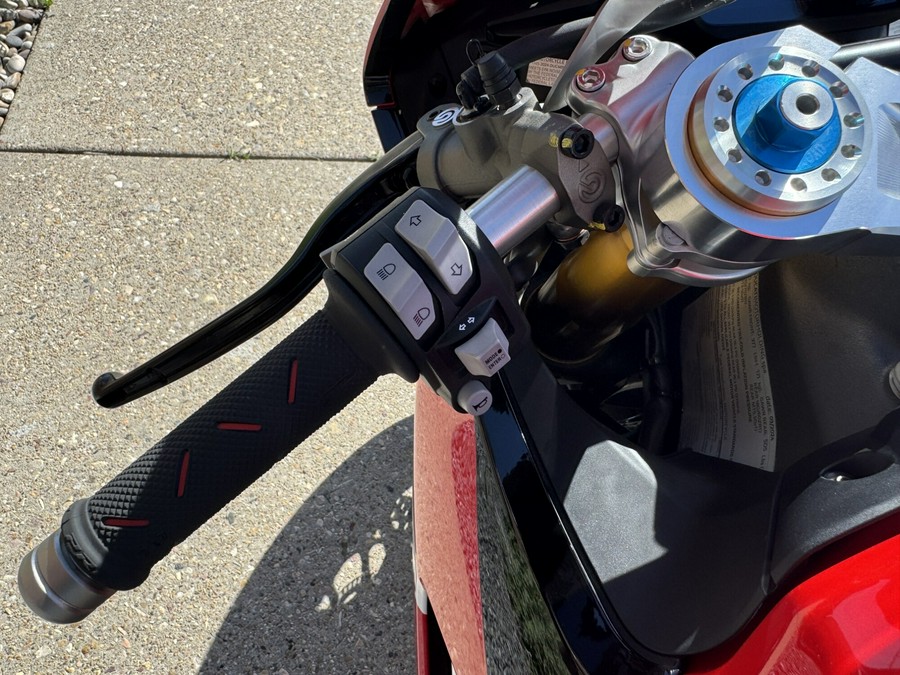 2024 Ducati Panigale V2 Bayliss Red / White / Green