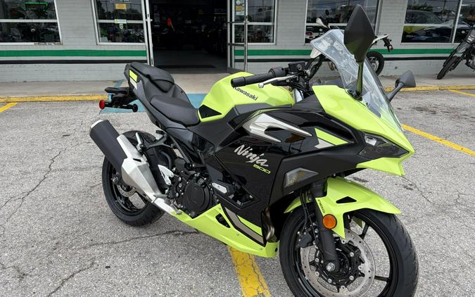 2026 Kawasaki Ninja® 500 SE ABS