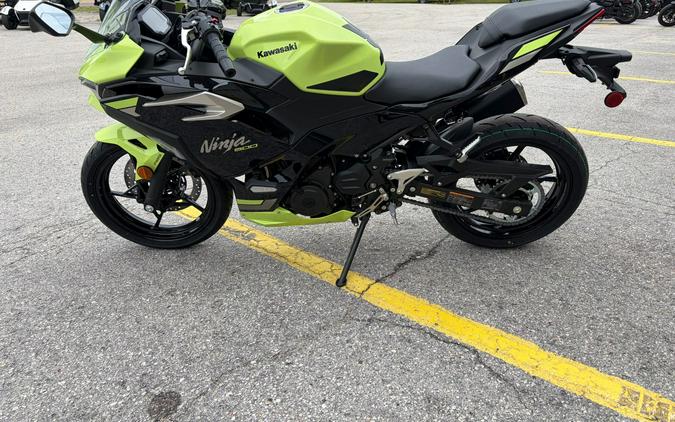 2026 Kawasaki Ninja® 500 SE ABS