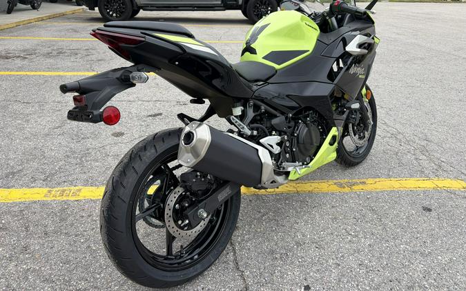 2026 Kawasaki Ninja® 500 SE ABS