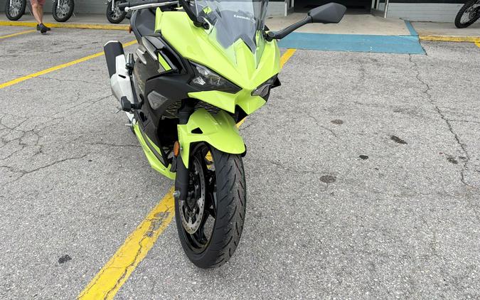 2026 Kawasaki Ninja® 500 SE ABS