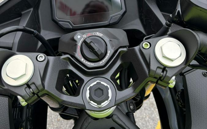 2026 Kawasaki Ninja® 500 SE ABS